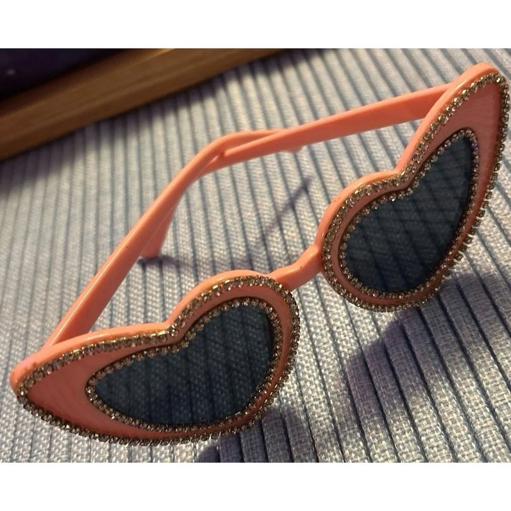 NEW Women's Pink Rhinestone Jewel Trim Classic Cat Eye Sunglasses‎